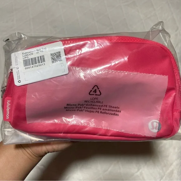 LULULEMON Everywhere Belt Bag Colour pink lip - Picture 9 of 10